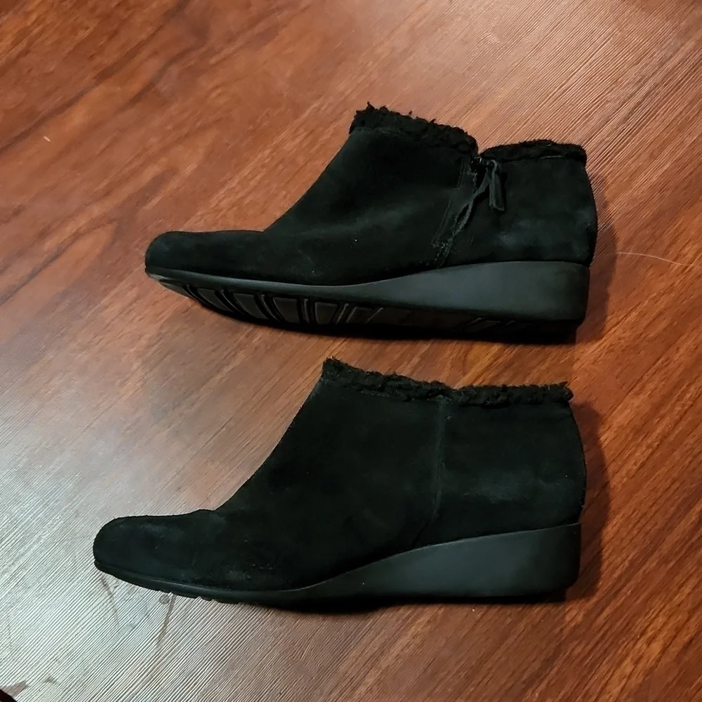Cole Haan Grand Waterproof Boots Size 8.5 Booties Wedges Black Faux Fur